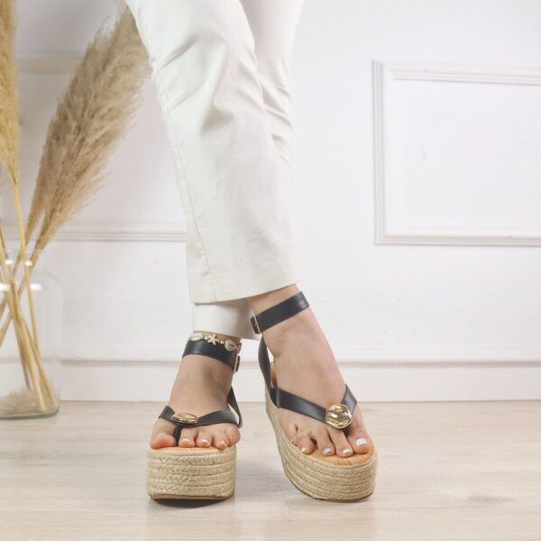 Sandalia cuña negra suela gel